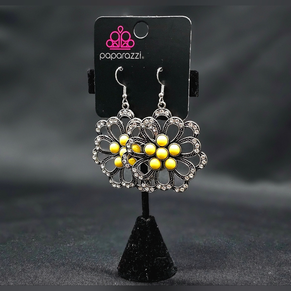 🌼'Dazzling Dewdrops' Earrings in Yellow - Paparazzi Accessories🌼